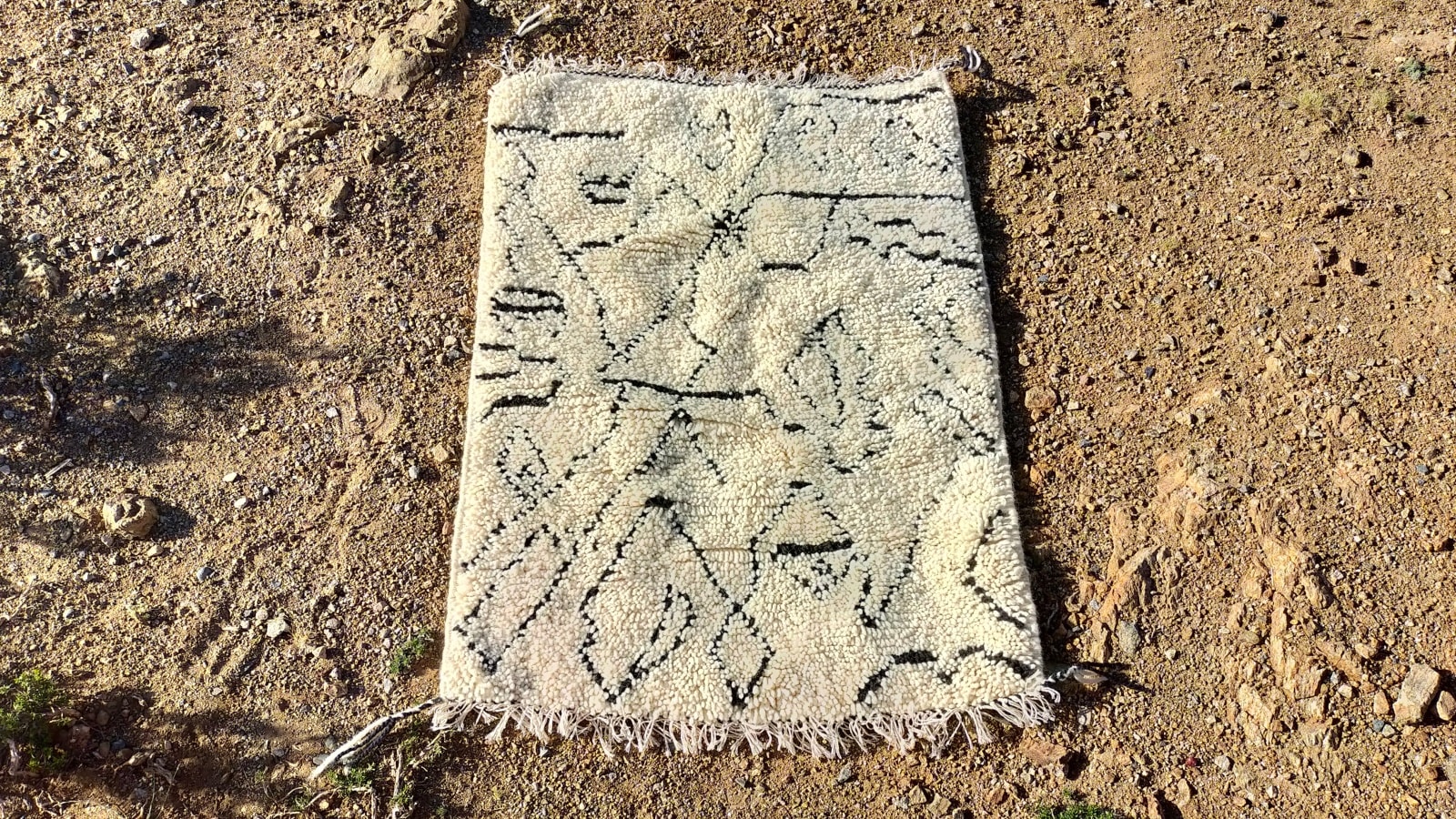 Handmade pileknot rug