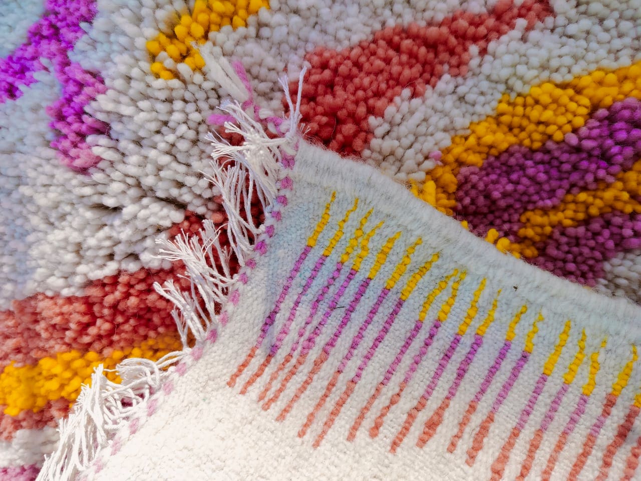 Handmade pileknot rug