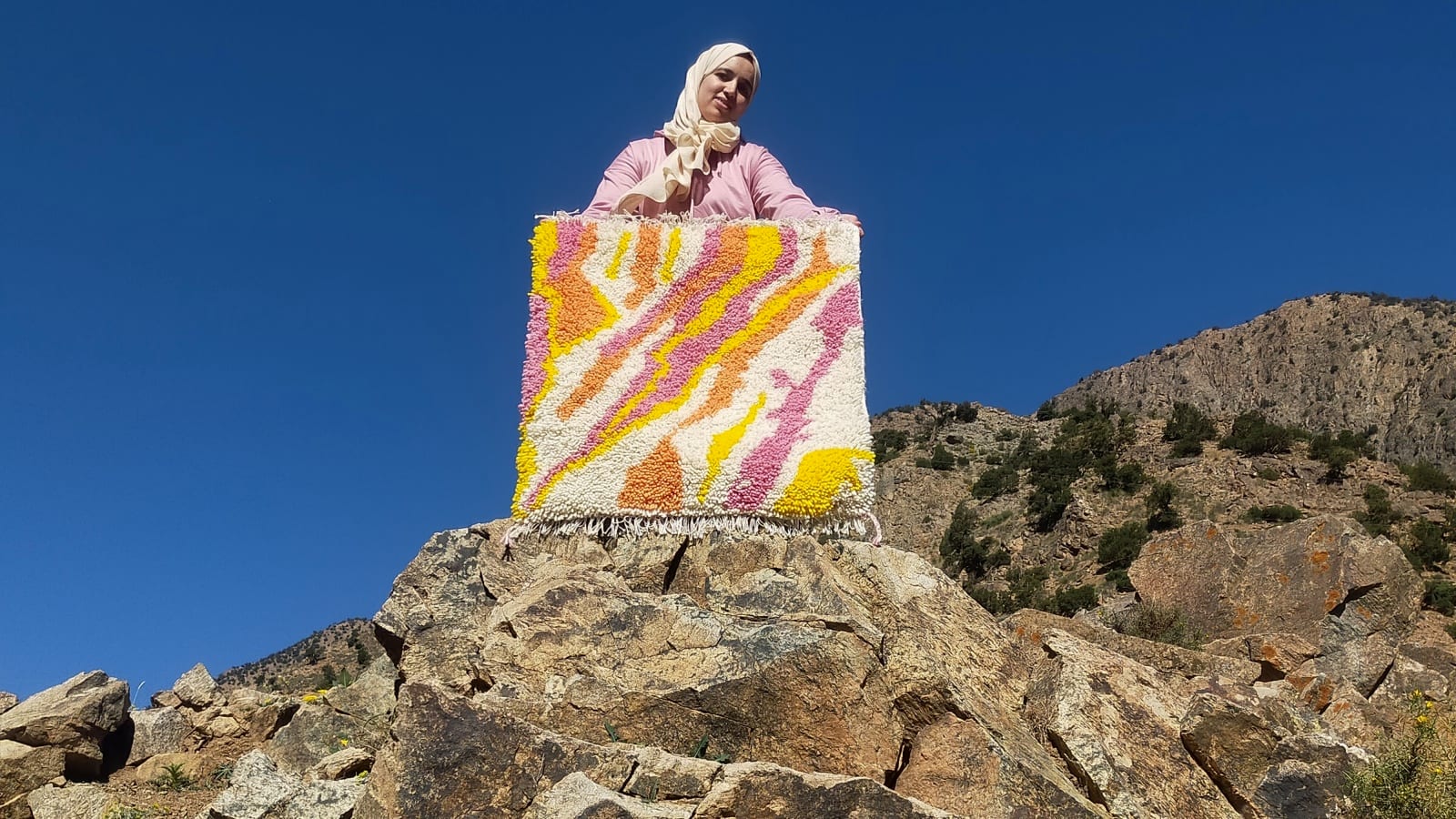 Handmade pileknot rug