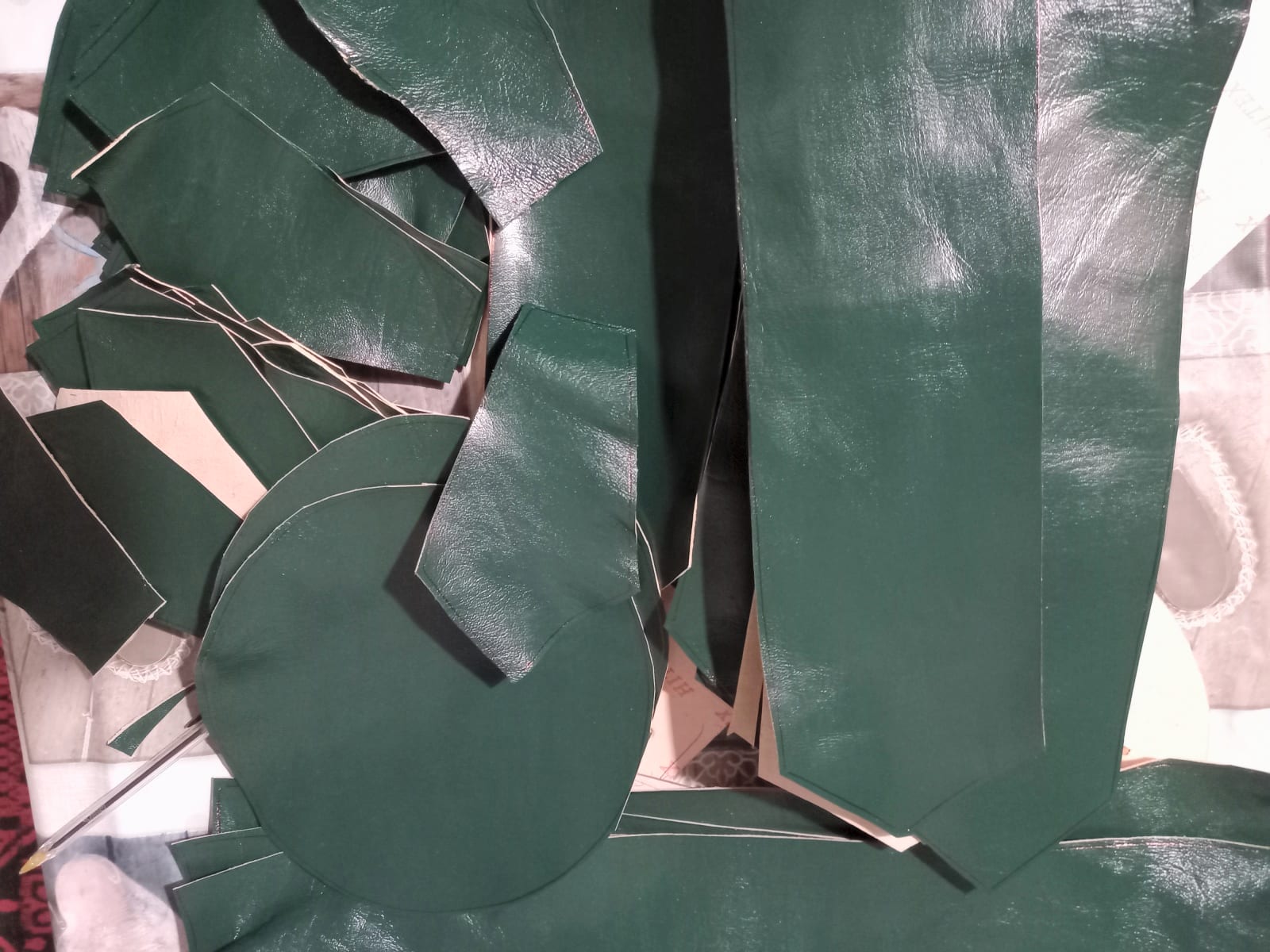  Pouf leather and Sabra silk Green, White Morocco
