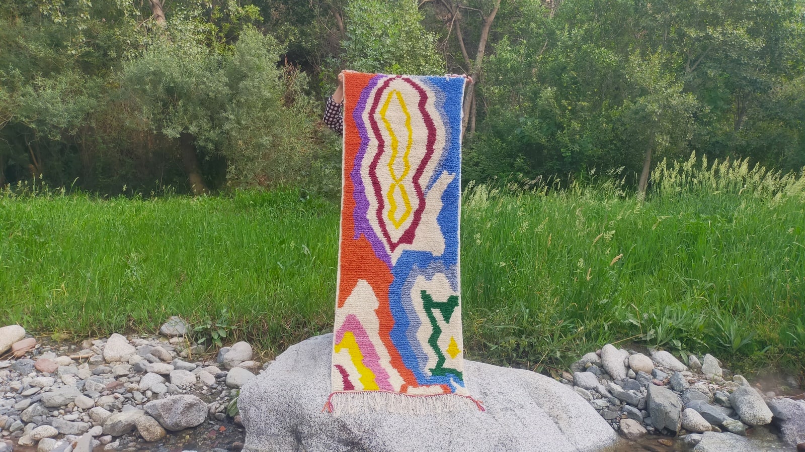 Handmade pileknot rug