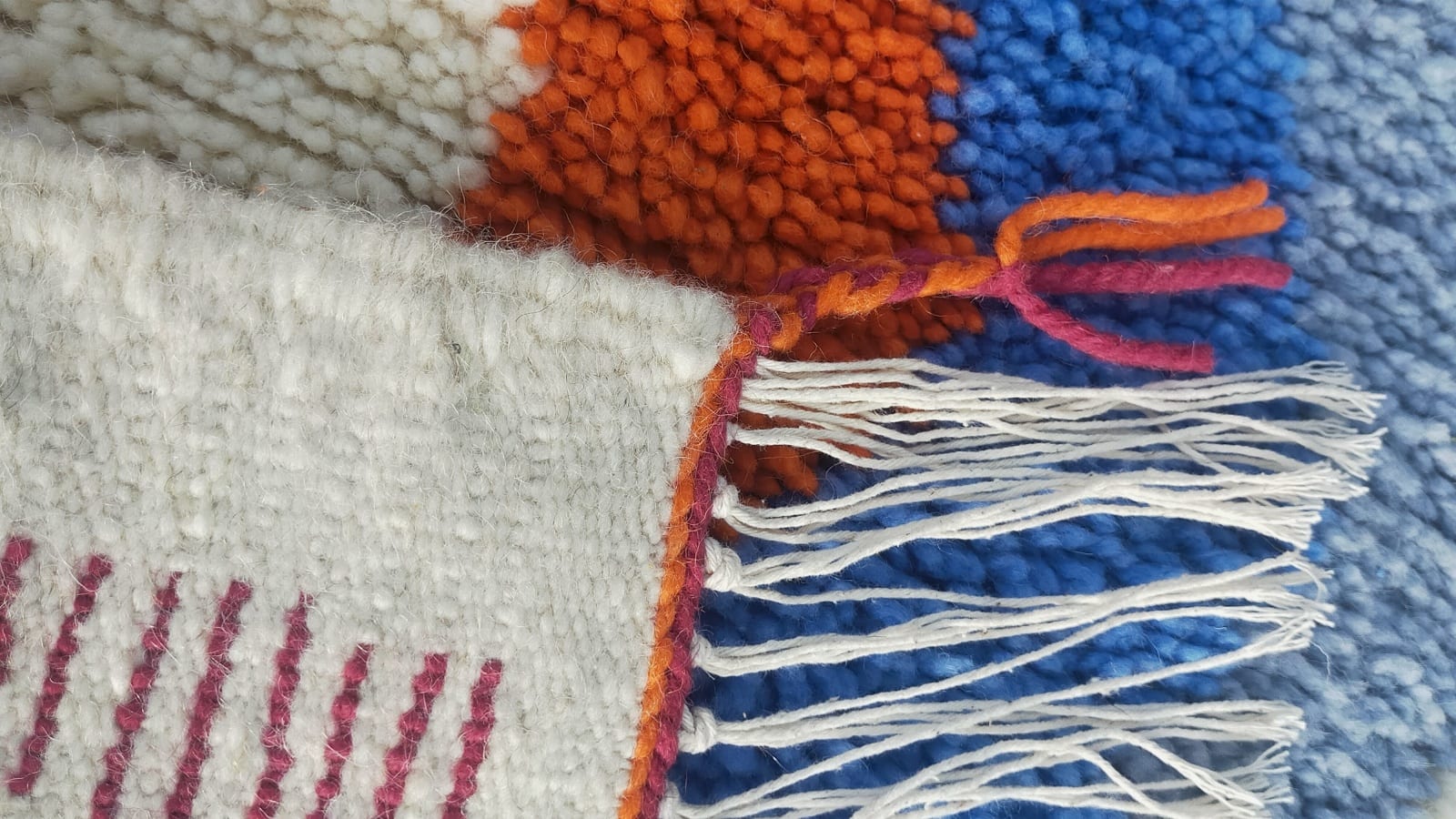 Handmade pileknot rug