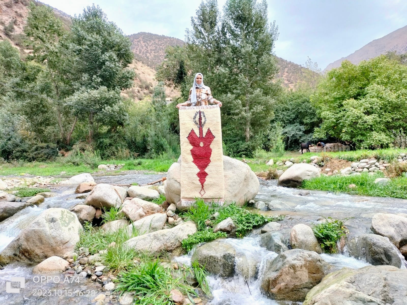 Handmade pileknot rug