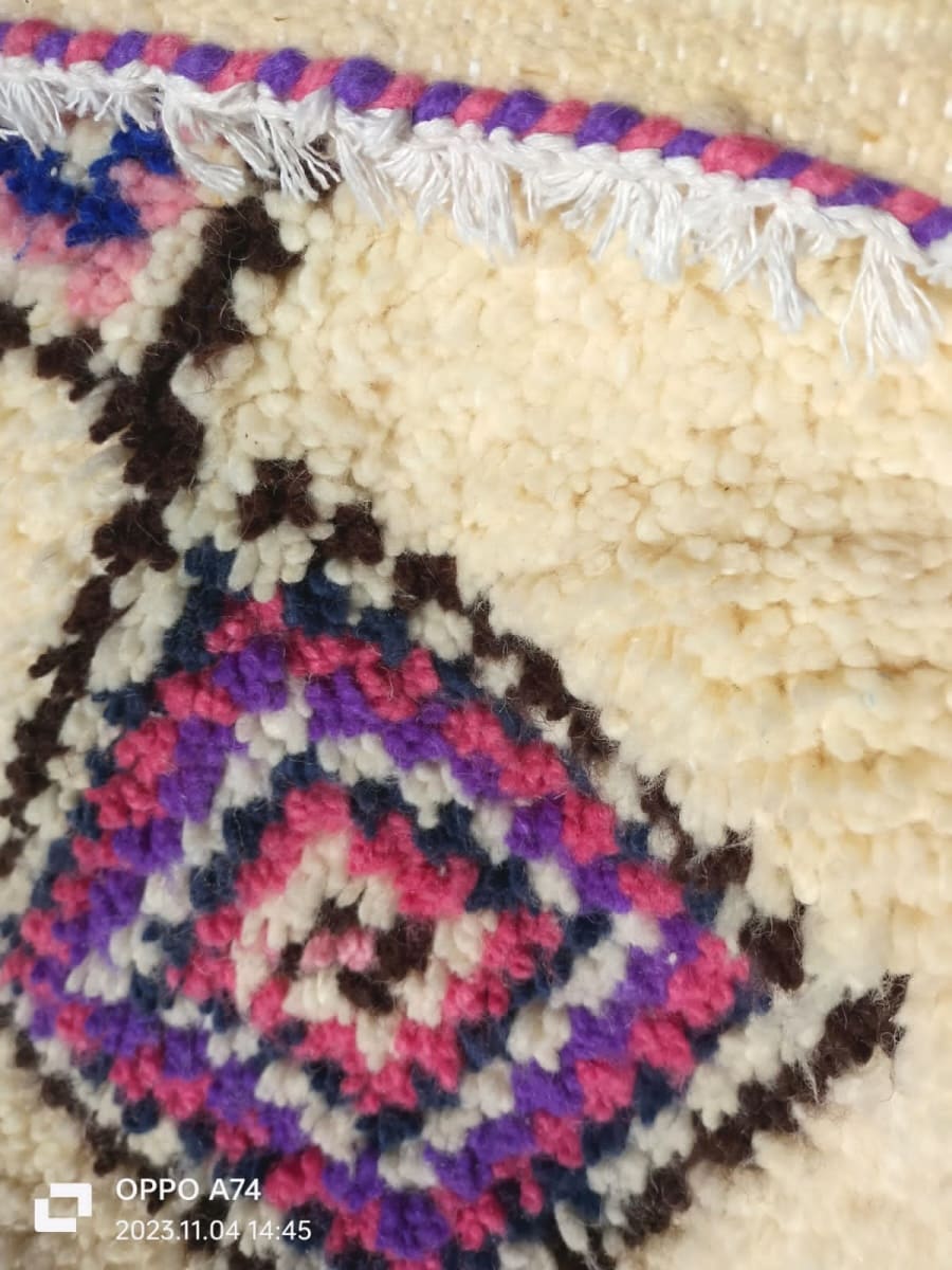 Handmade pileknot rug