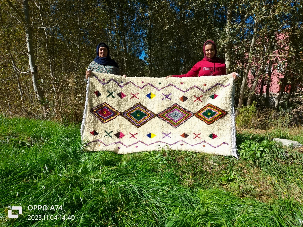 Handmade pileknot rug