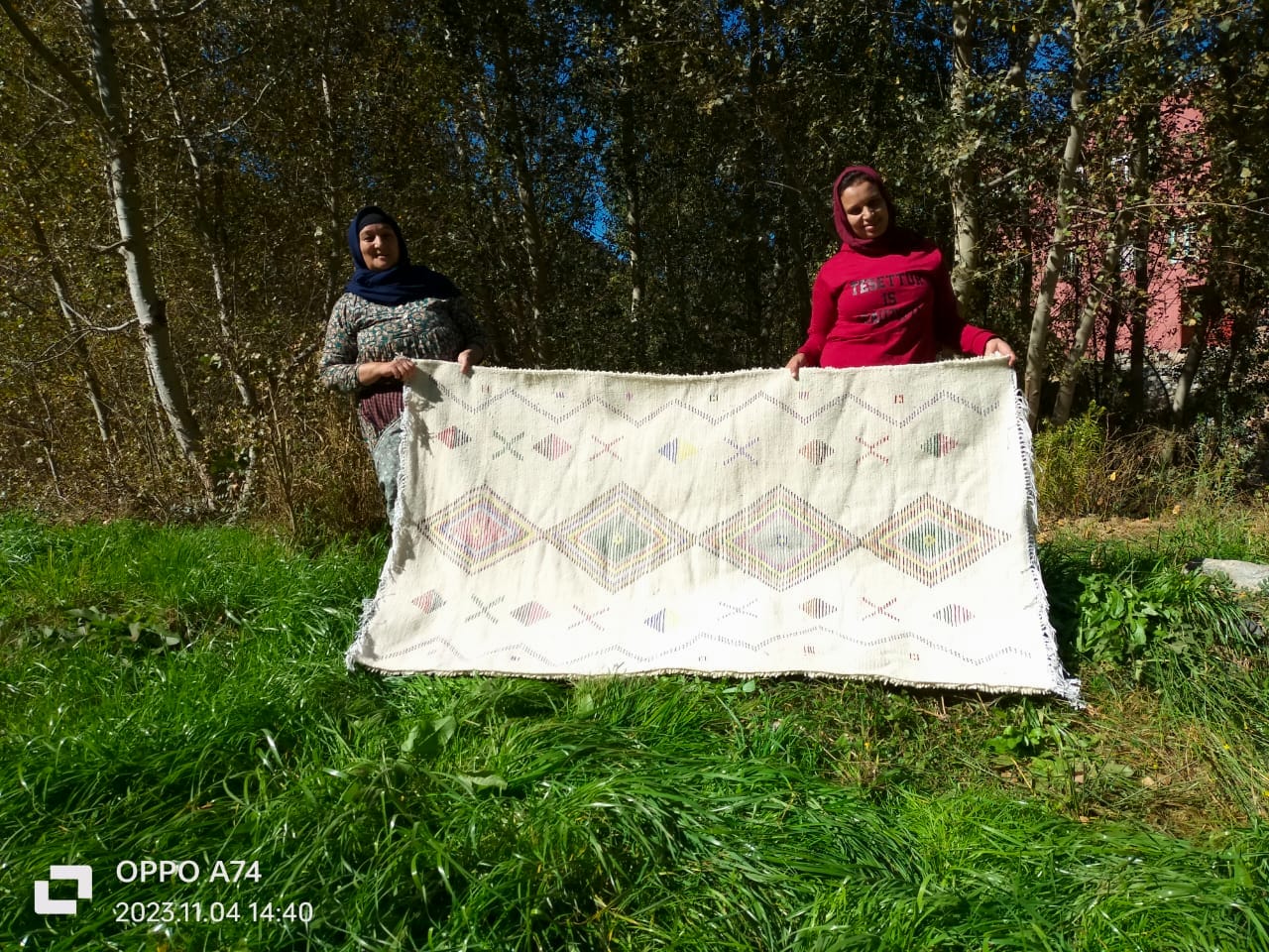 Handmade pileknot rug