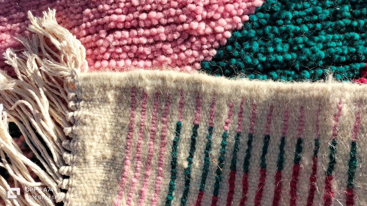 Handmade pileknot rug