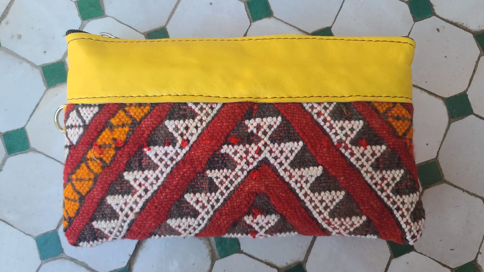   small bag thread and leather Colored Morocco