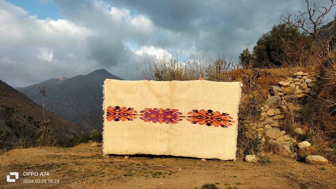 Handmade pileknot rug