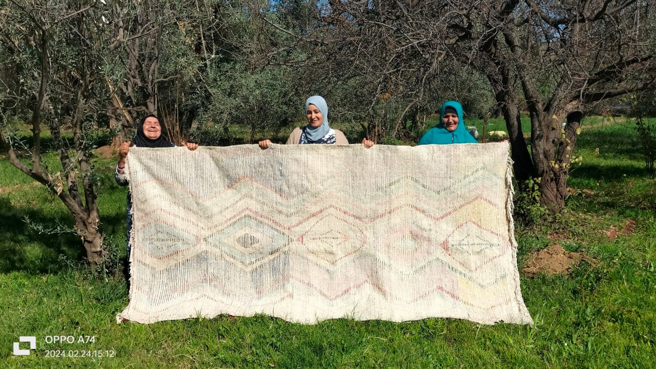 Handmade pileknot rug