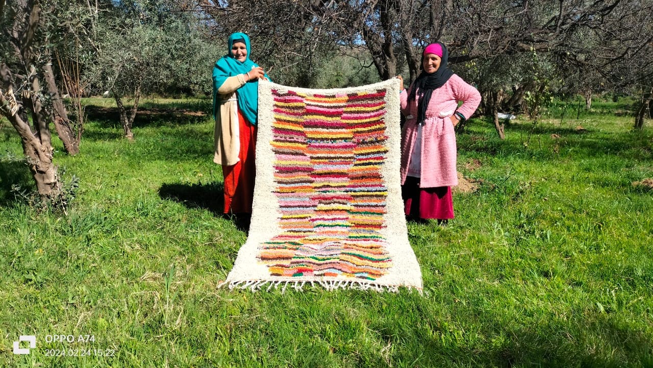 Handmade pileknot rug