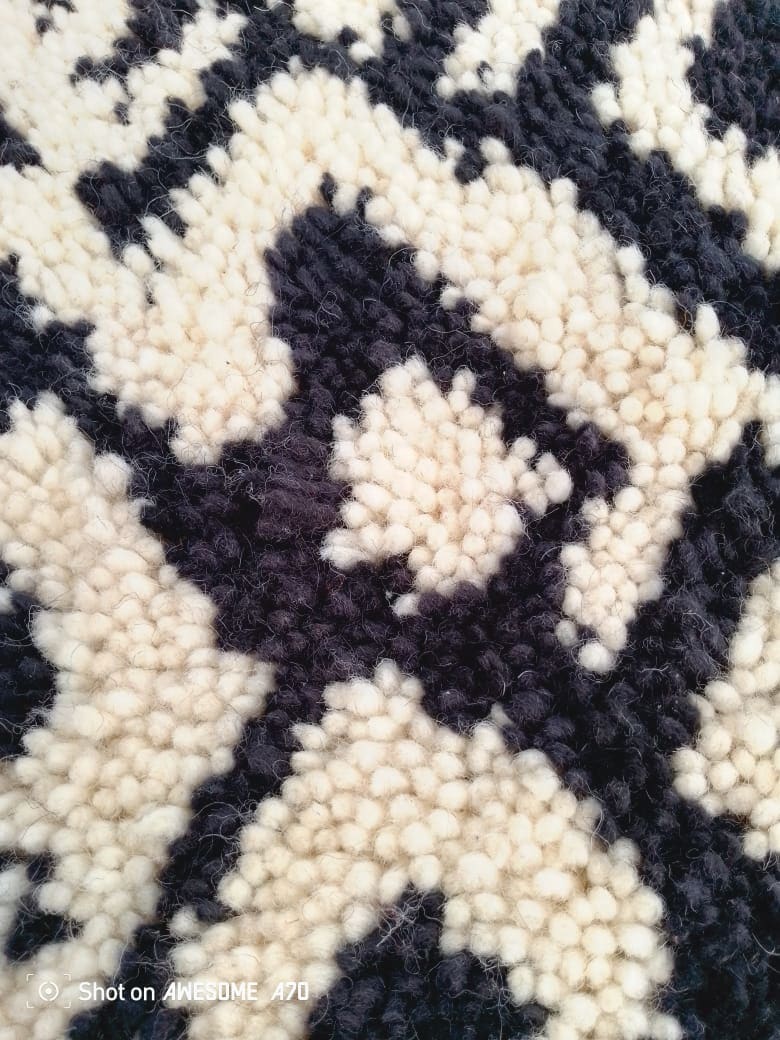 Pillow of wool