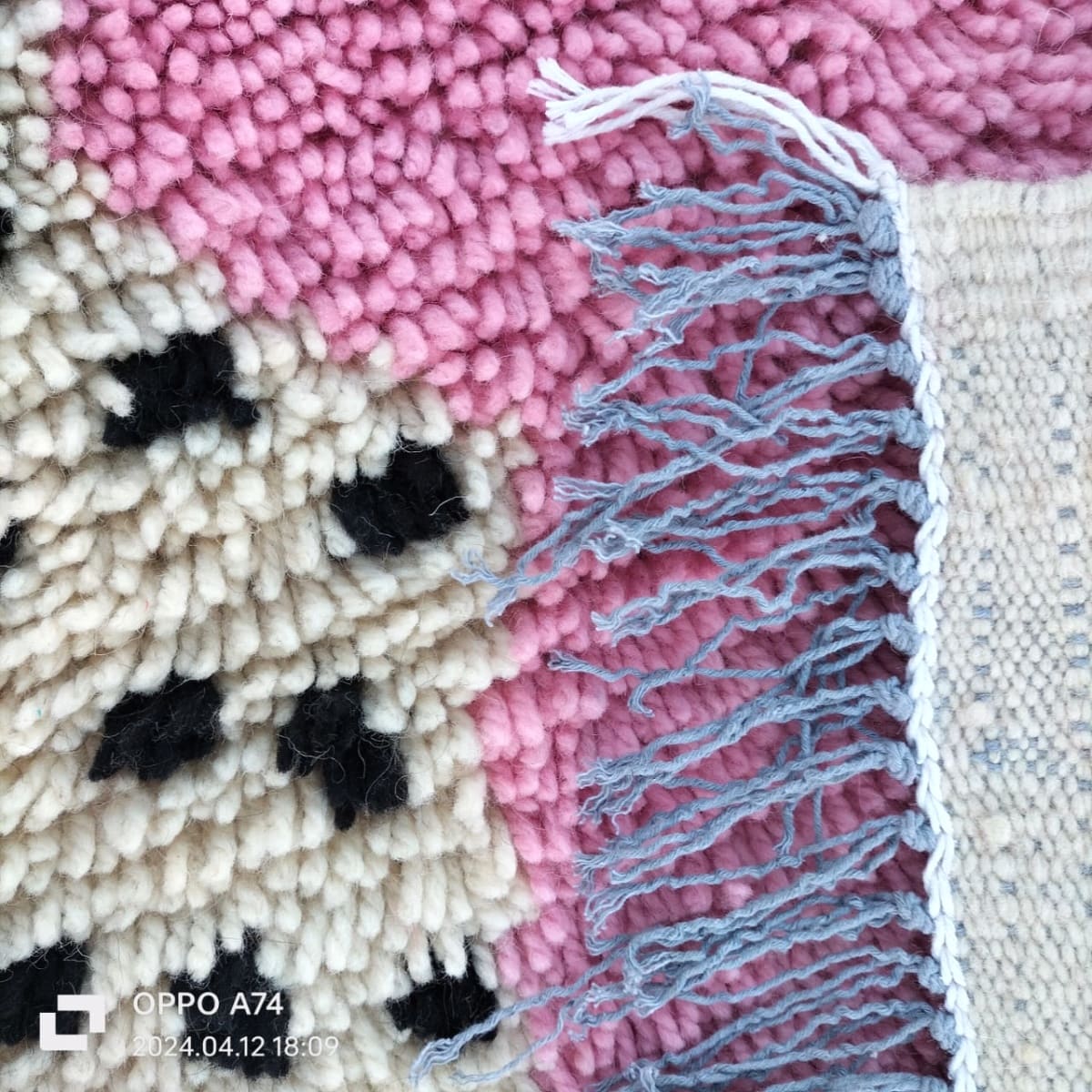 Handmade pileknot rug