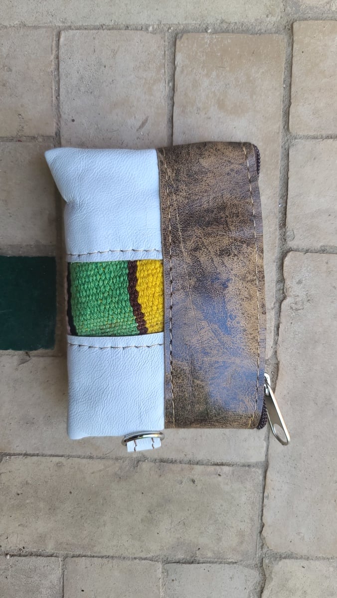   small bag thread and leather Colored Morocco