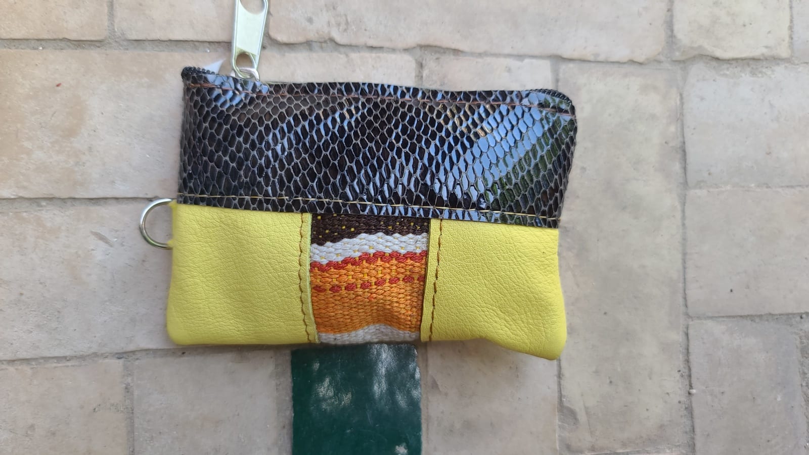  small bag thread and leather Colored Morocco