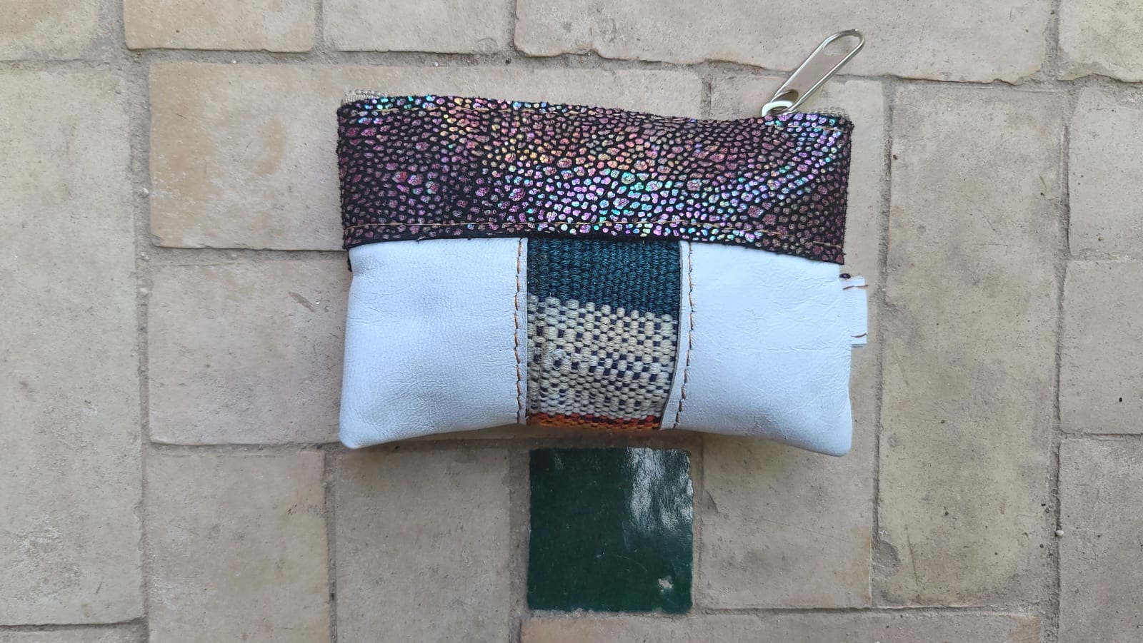   small bag thread and leather Colored Morocco