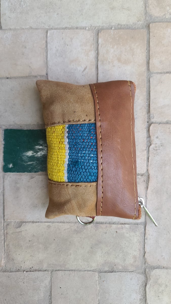   small bag thread and leather Colored Morocco