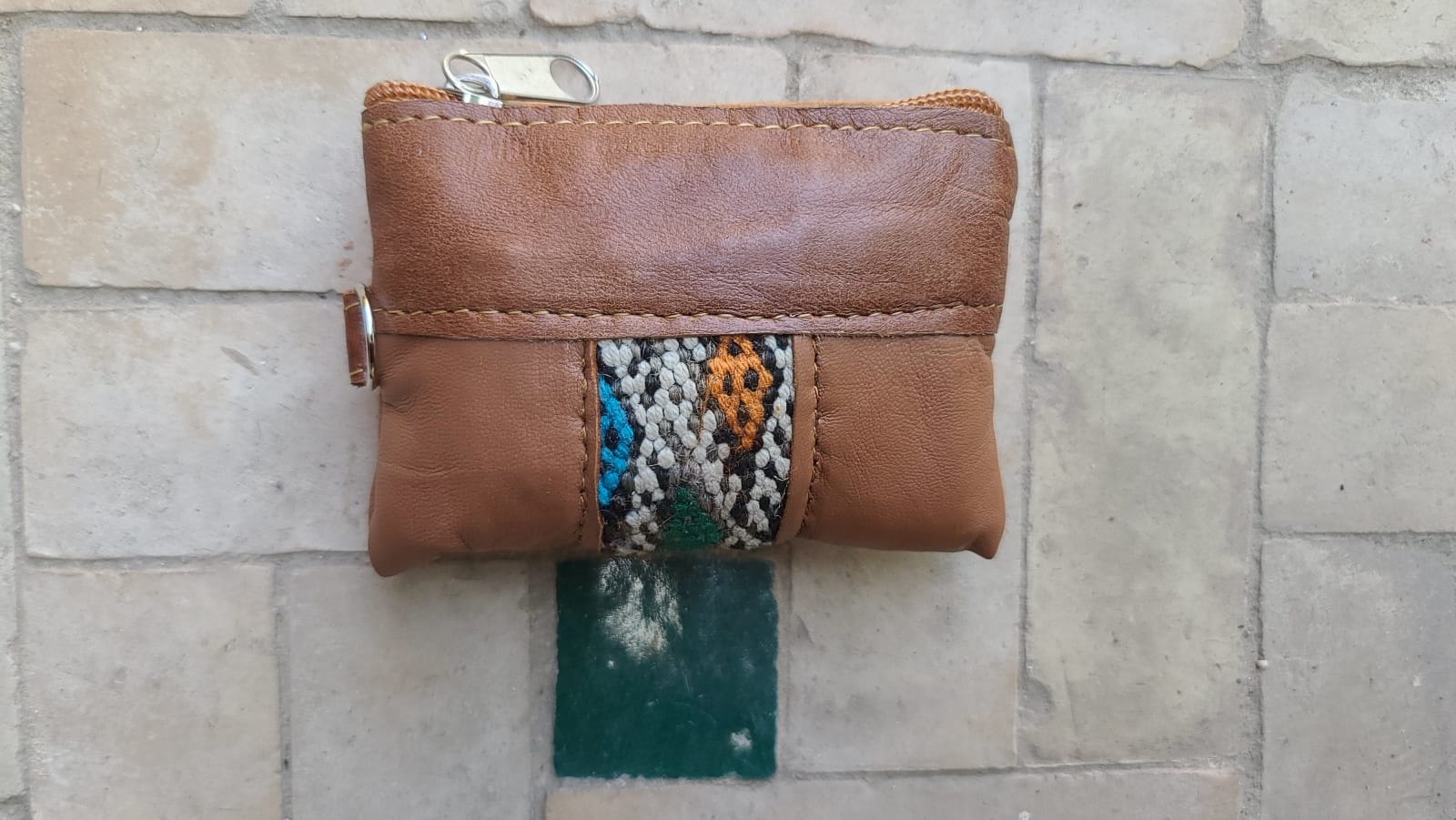   small bag thread and leather Colored Morocco