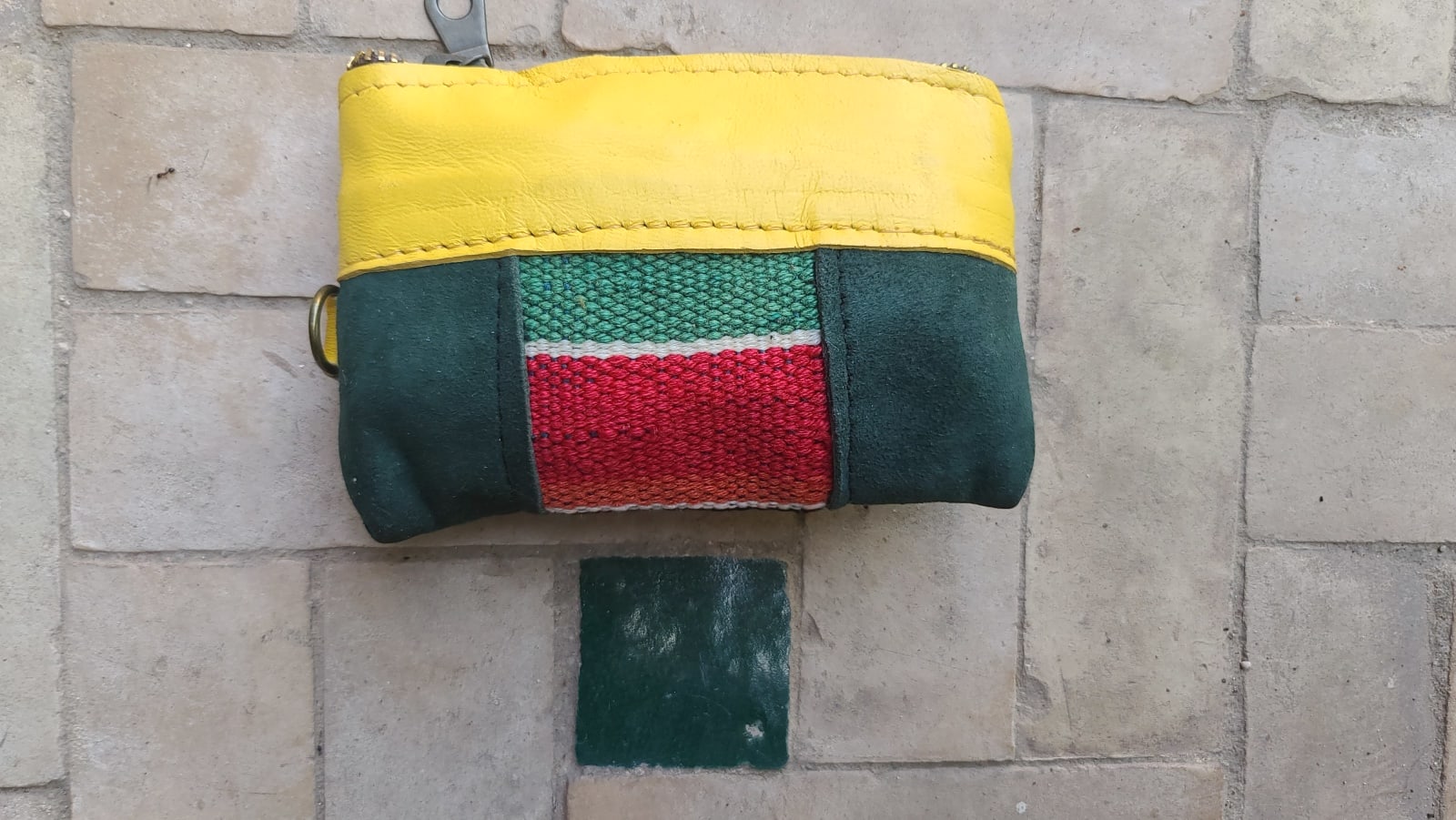   small bag thread and leather Colored Morocco
