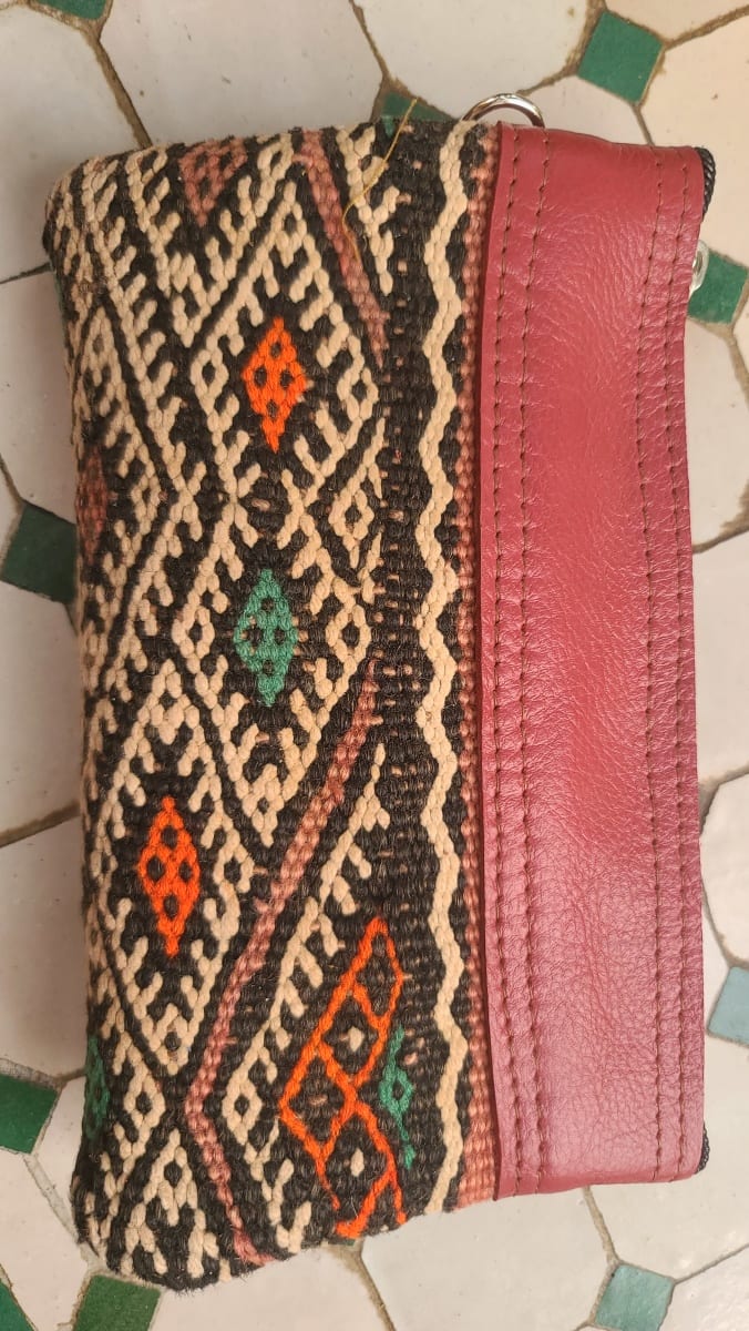   small bag thread and leather Colored Morocco