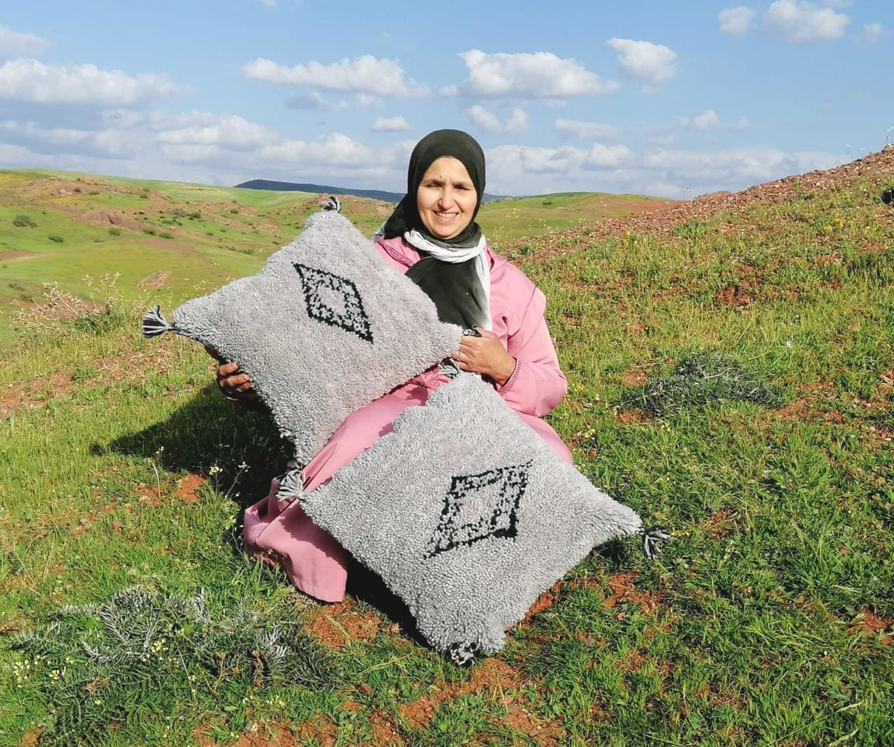  Woven Pillow  Grey, Black Morocco