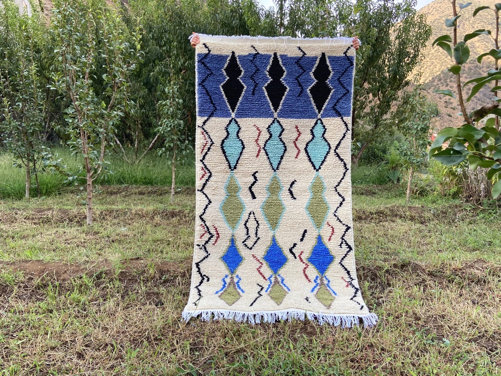 Handmade pileknot rug