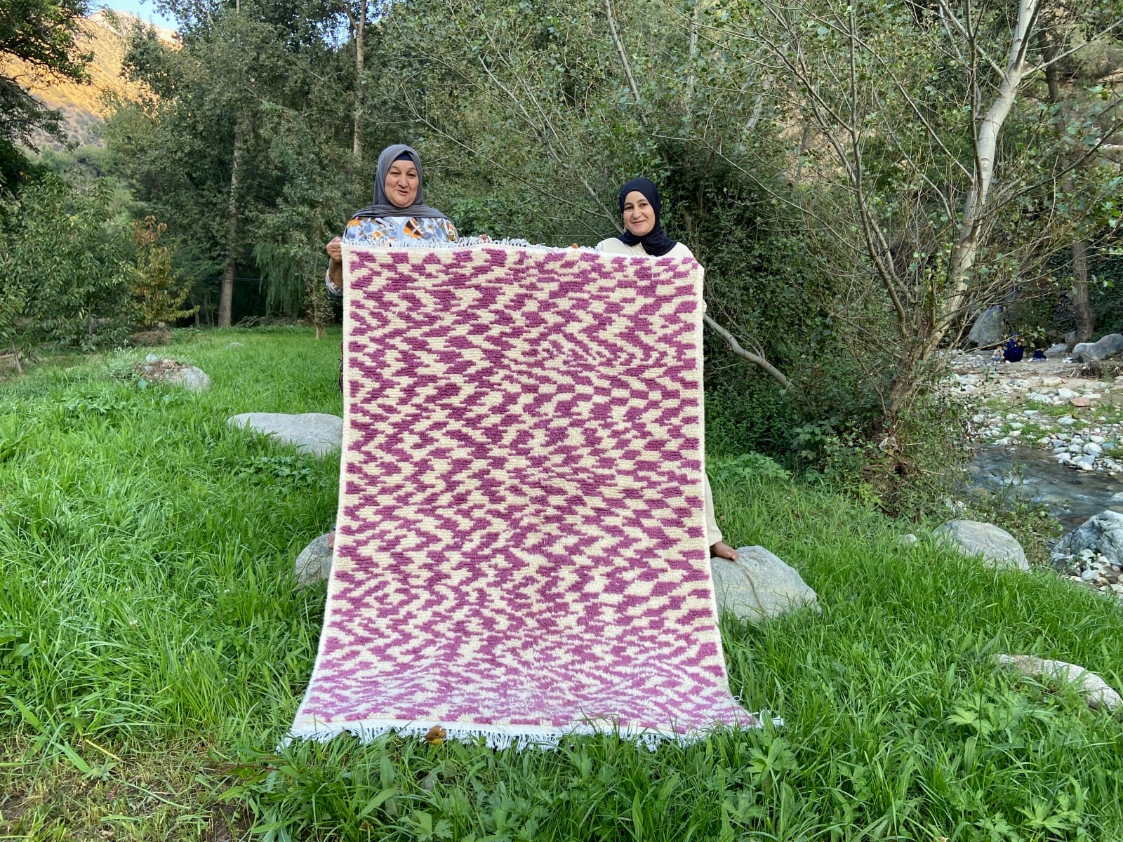 Handmade pileknot rug