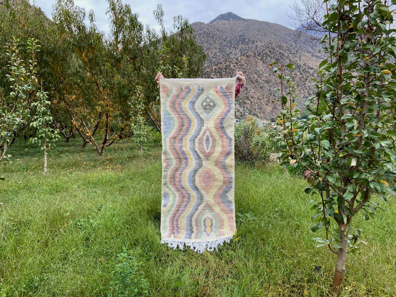 Handmade pileknot rug