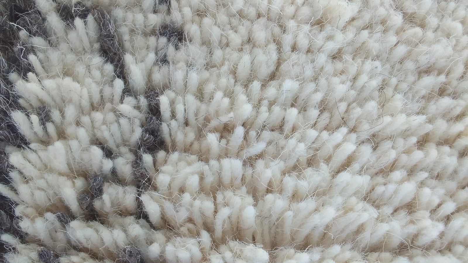  Pile Knot Rug Wool Threads Grey, White Morocco