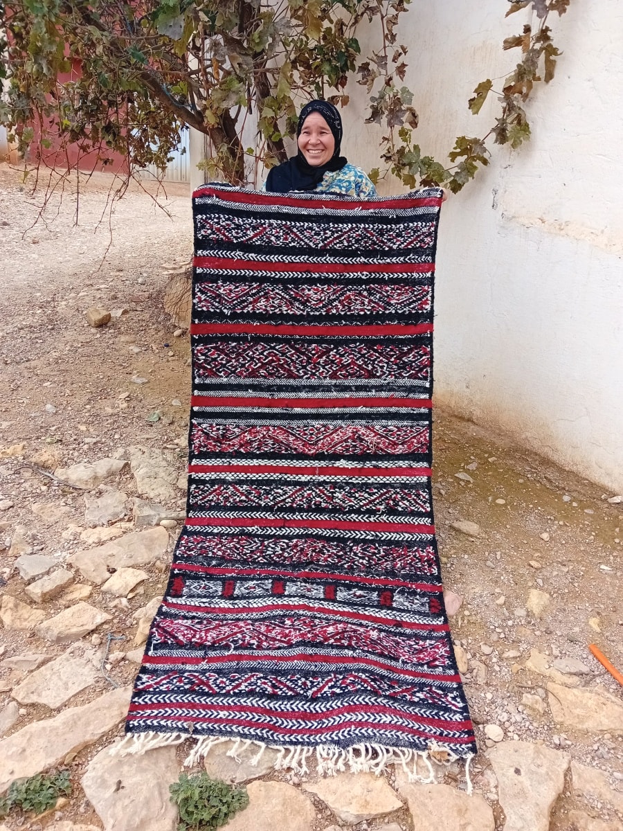  Handmade Flatweave Rug  Red, Black Morocco