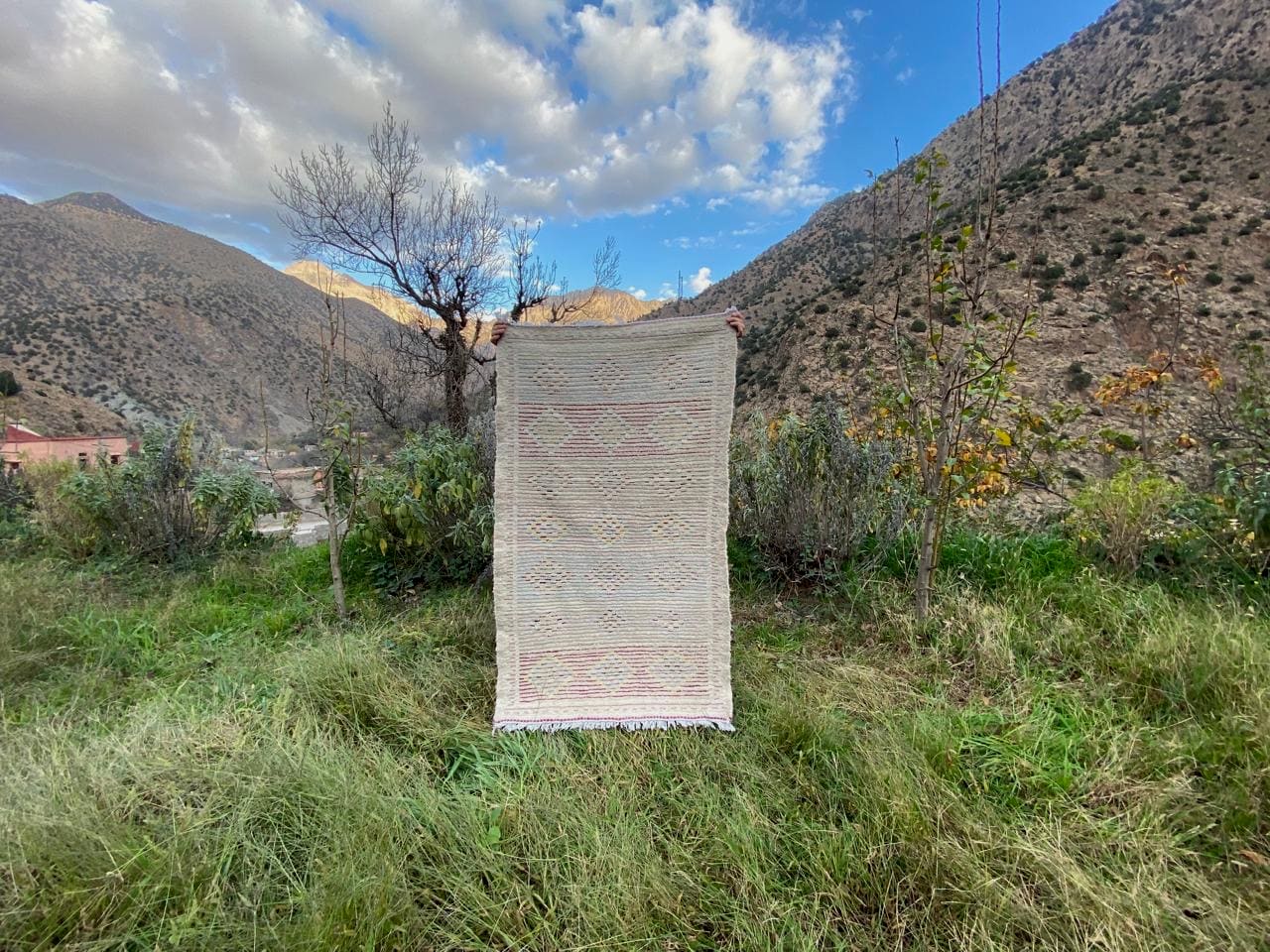 Handmade pileknot rug