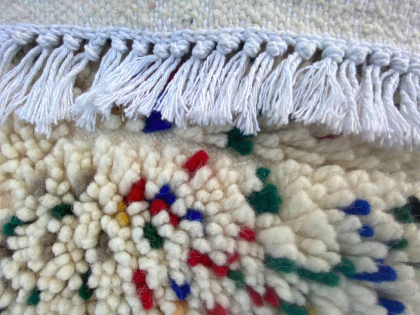 Handmade pileknot rug