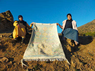 Handmade pileknot rug