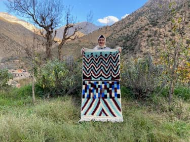 Handmade pileknot rug