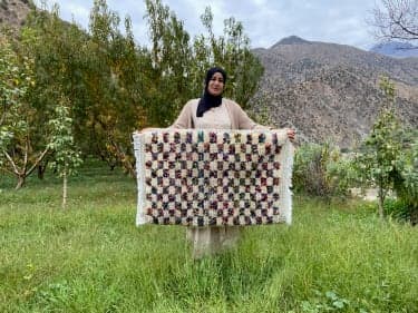 Handmade pileknot rug