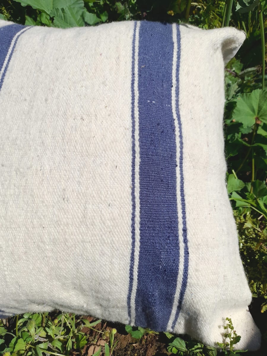  Pillow  and  Grey, White Morocco