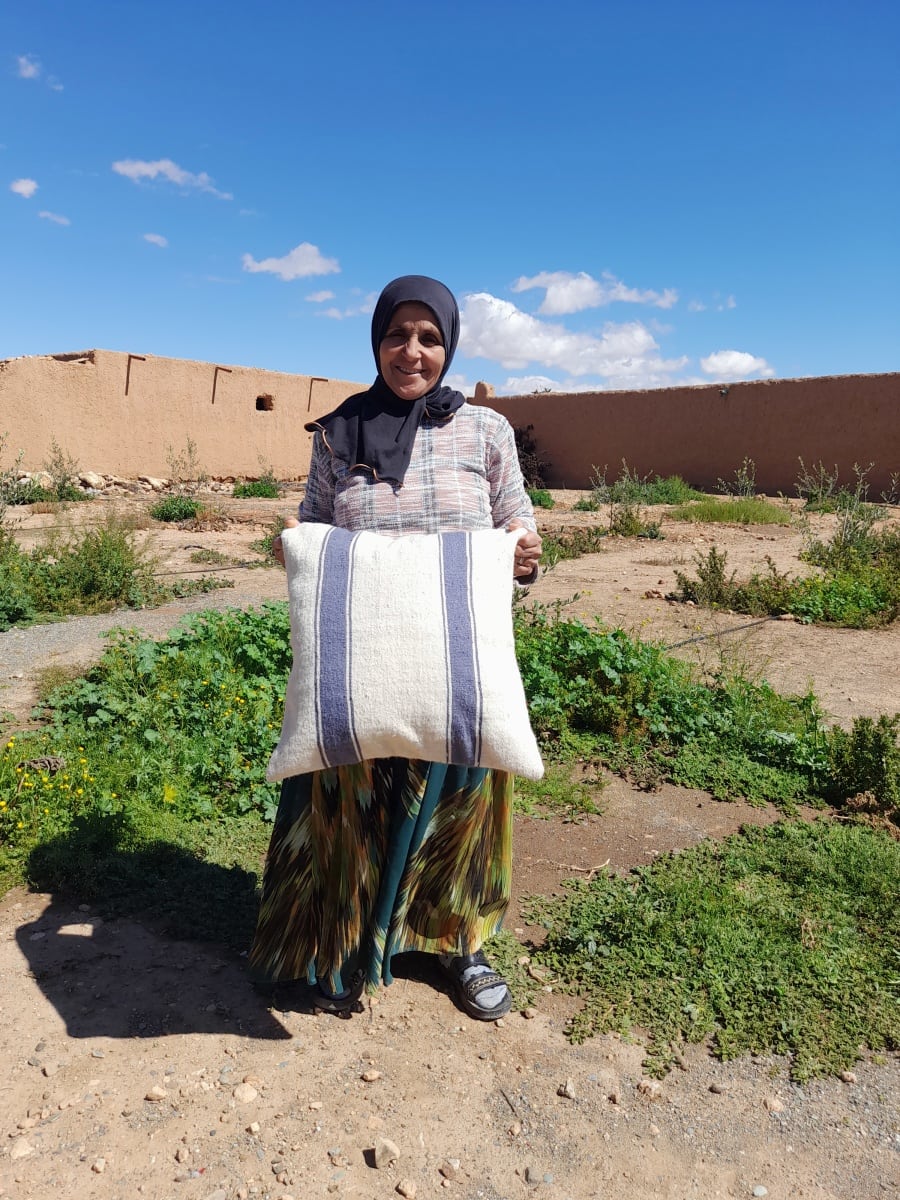  Pillow  and  Grey, White Morocco
