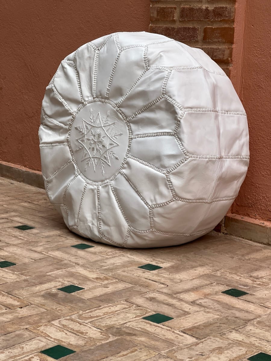  Pouf leather and Sabra silk White Morocco