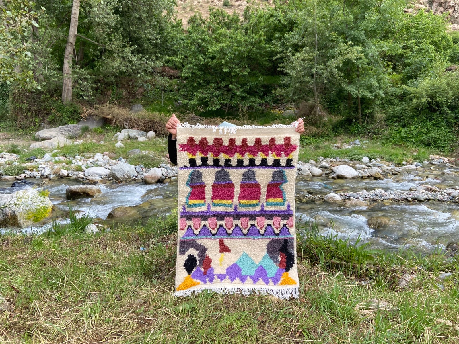 Handmade pileknot rug