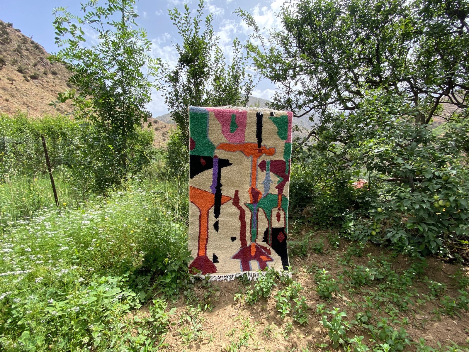 Handmade pileknot rug