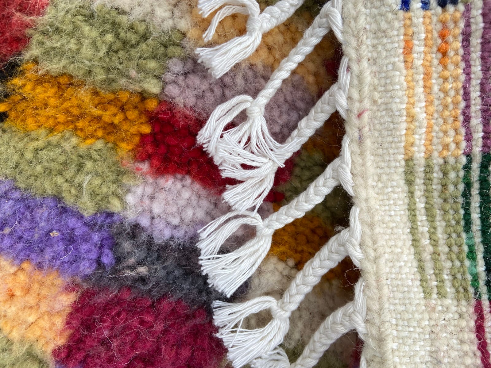 Handmade pileknot rug