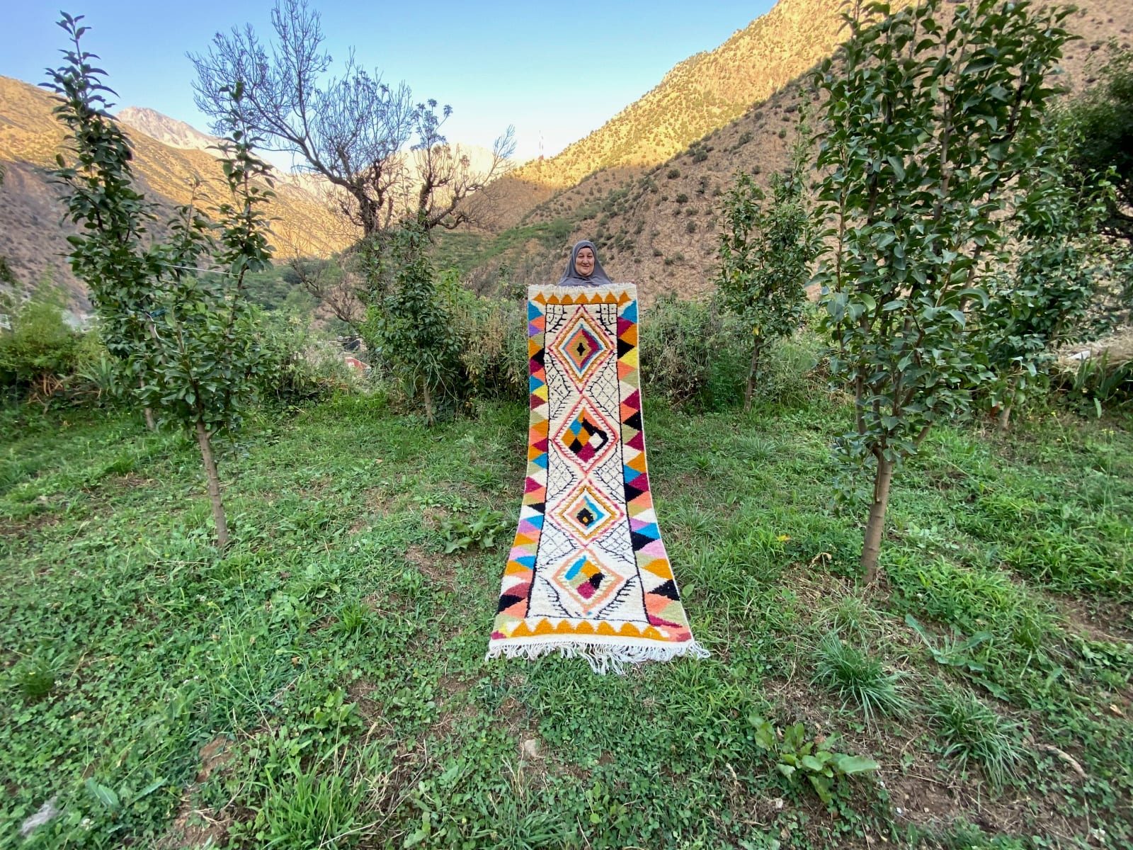 Handmade pileknot rug