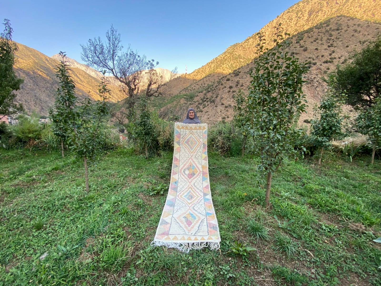 Handmade pileknot rug