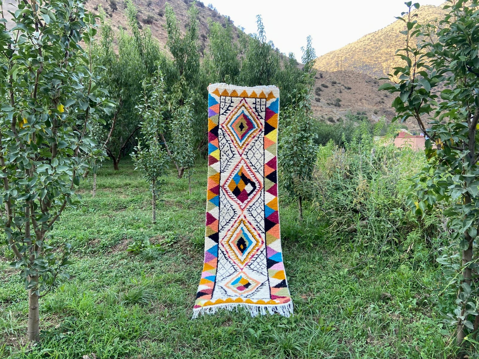 Handmade pileknot rug