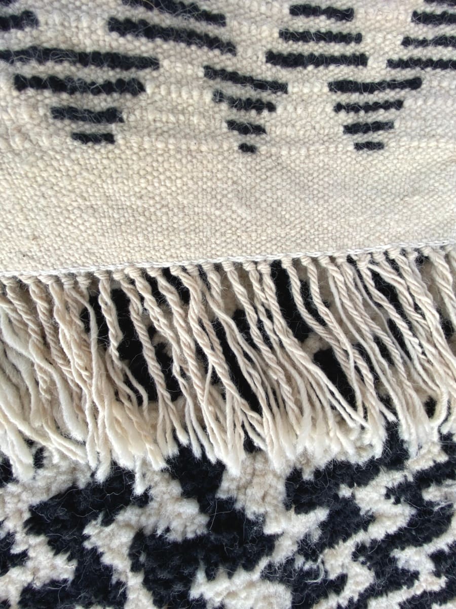 Handmade pileknot rug