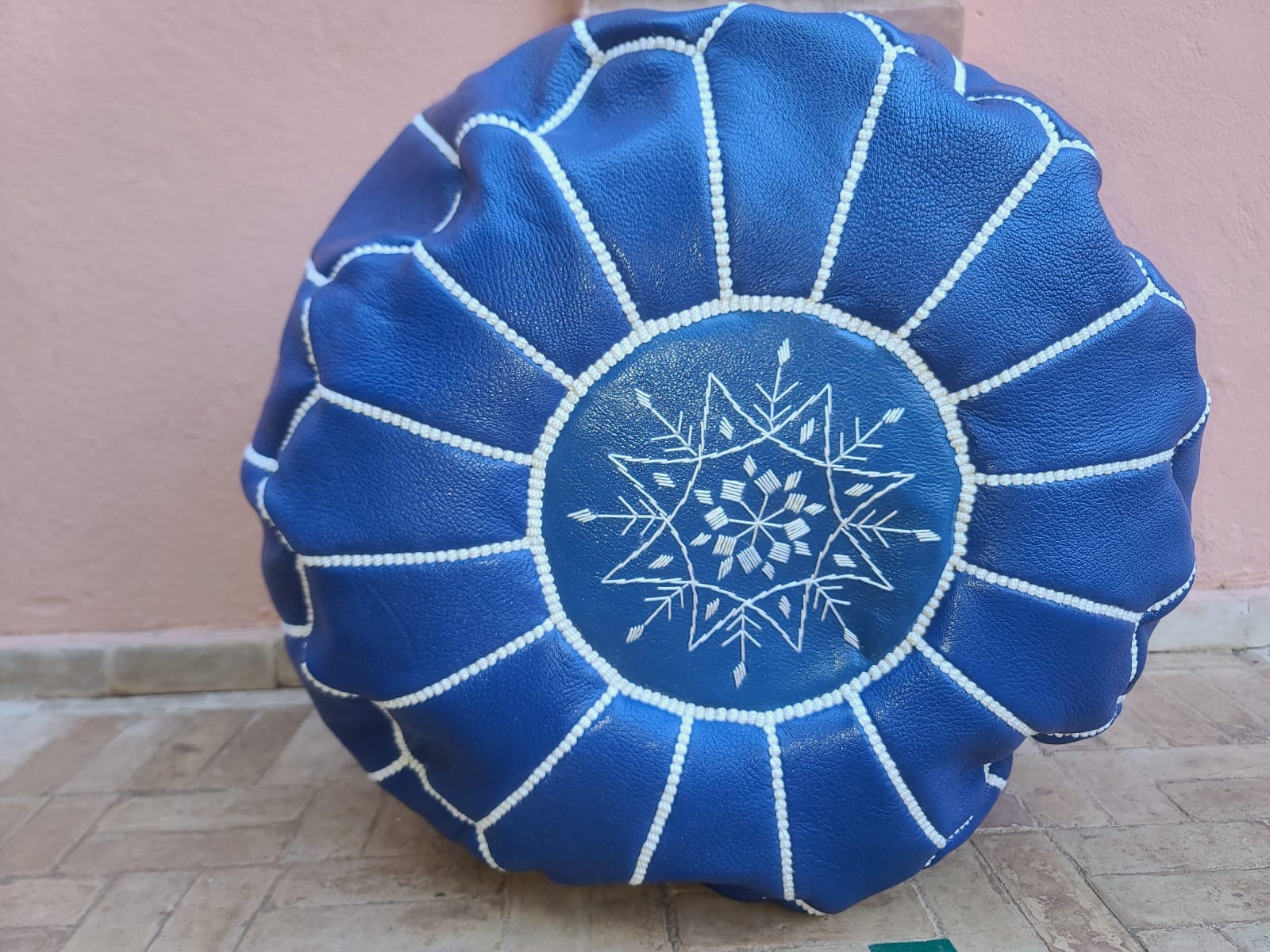  Pouf leather and Sabra silk Blue, White Morocco