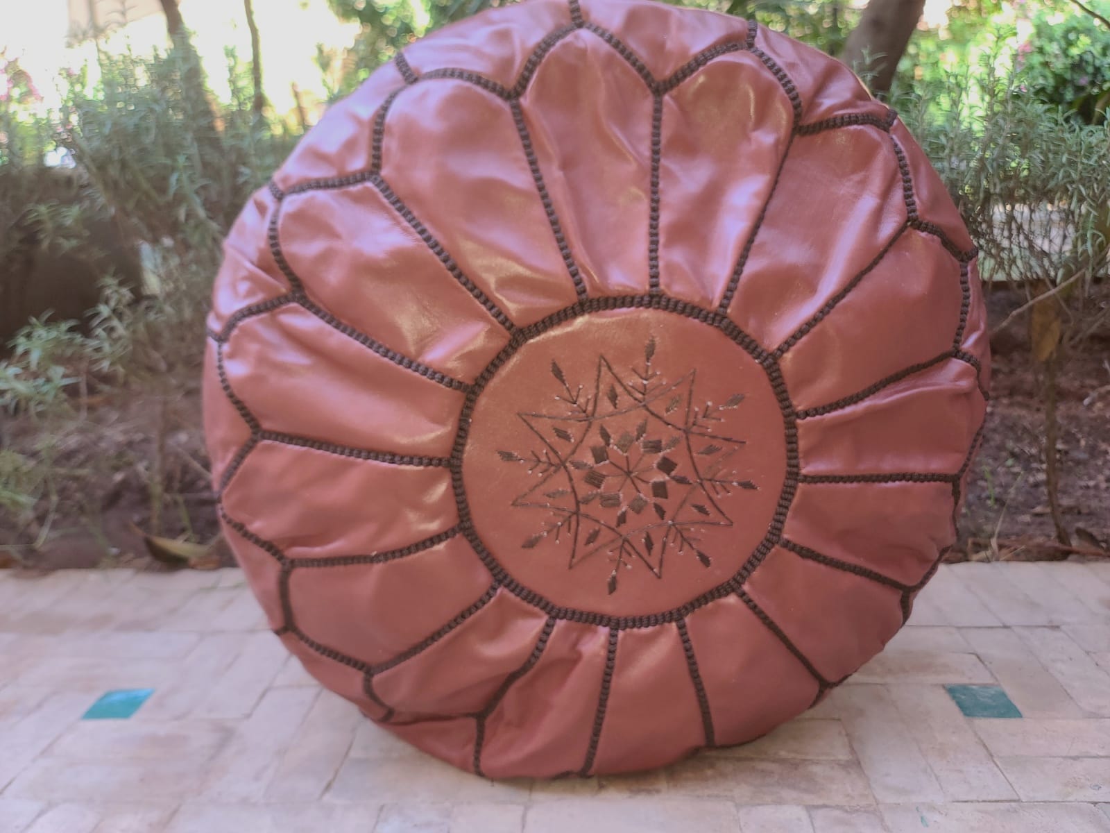  Pouf leather and Sabra silk Brown Morocco