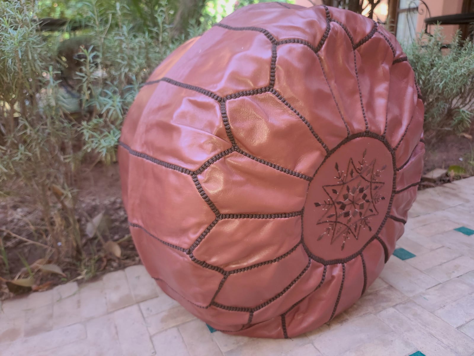  Pouf leather and Sabra silk Brown Morocco