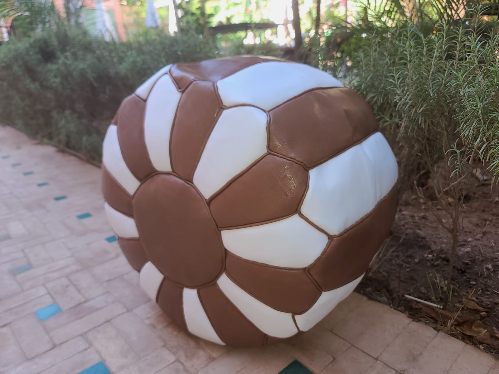  Pouf leather and Sabra silk Brown, White Morocco