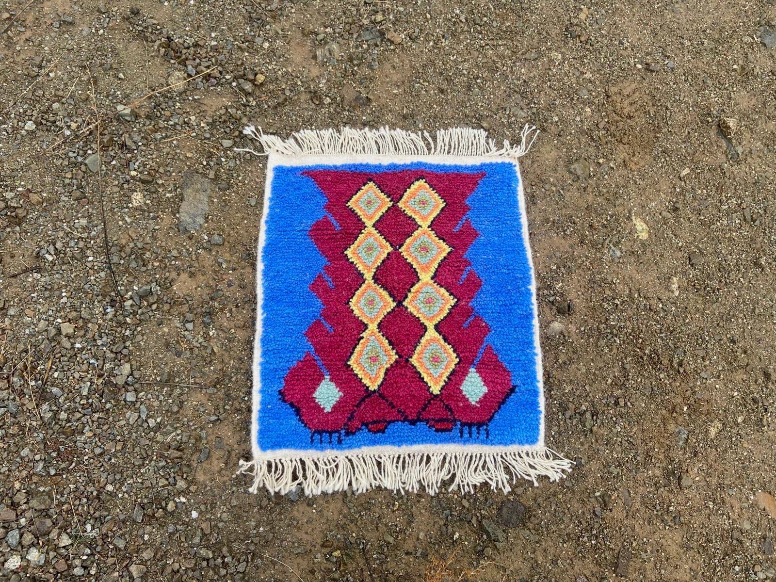 Handmade pileknot rug